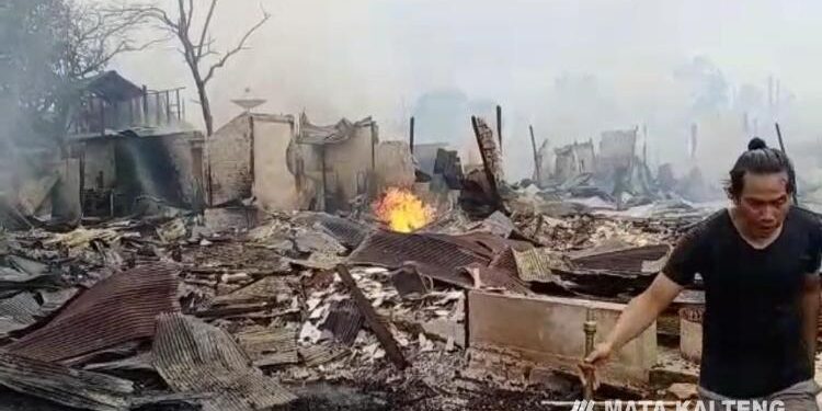 FOTO : IST/MATAKALTENG - Reruntuhan bangunan di Pasar Pundu