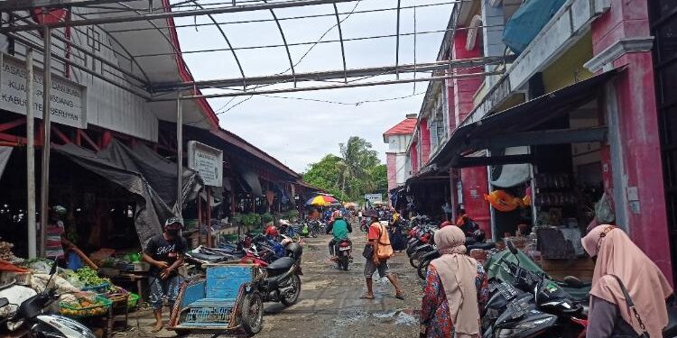 FOTO: DOK. ALDI SETIAWAN/MATA KALTENG: Kondisi Pasar Saik Kuala Pembuang.