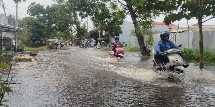 FOTO:  DOK/MATA KALTENG - Kondisi banjir di pemukiman warga Kota Sampit, saat banjir.