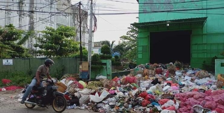 FOTO : DOK/MATA KALTENG - Kondisi salah satu depo sampah di Kota Sampit.