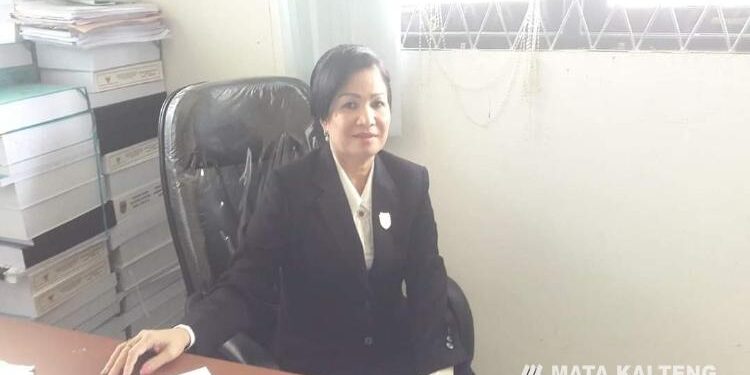 Ketua Komisi III DPRD Gunung Mas Lily Rusnikasi