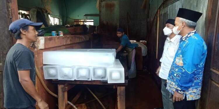 FOTO : IST/MATA KALTENG - Pabrik batu es yang ada di Kota Sampit.