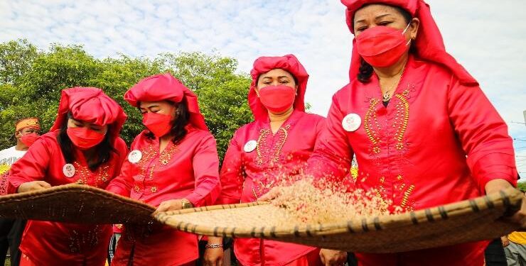 FOTO : AULIYARAHMAN/MATAKALTENG - Tampak peserta Festival Mangenta antusias mengikuti kegiatan yang digelar di Kota Palangka Raya dan yang langsung mencatatkan rekor MURI.