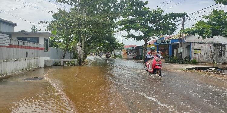 FOTO : DOK/MATA KALTENG - Kondisi banjir di Jalan Suprapto Selatan.
