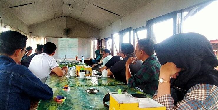 FOTO : AGUS/MATAKALTENG - Rapat pembentukan salah satu koperasi di Sampit, Kabupaten Kotawaringin Timur beberapa waktu lalu.