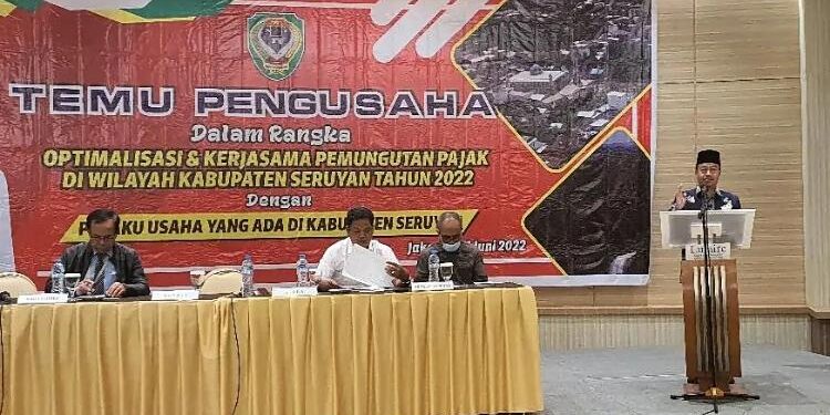 FOTO: PROKOM SERUYAN/MATA KALTENG: Bupati Seruyan, Yulhaidir saat menyampaikan sambutan pada saat agenda temu pengusaha di Jakarta baru-baru ini.