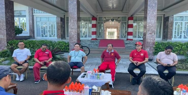 FOTO : ADPIM/MATAKALTENG - Diskusi Gubernur Sugianto bersama jajaran kepala SOPD dan instansi vertikal di Kalteng.