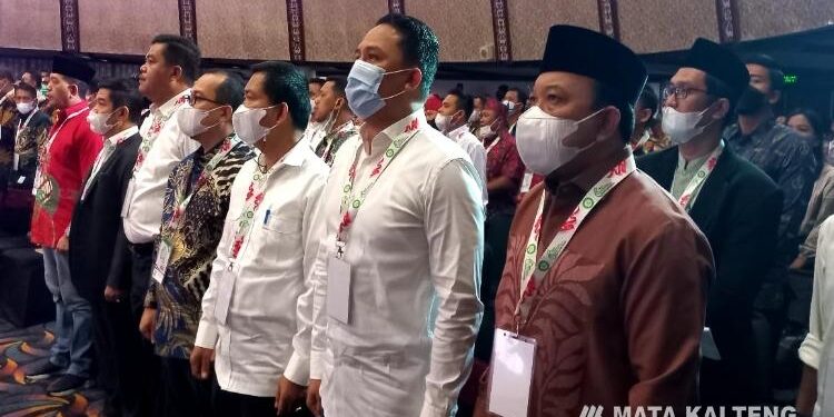 FOTO: Humas Setda Lamandau/MATAKALTENG -  Bupati Lamandau (dua dari kanan) menghadiri Munas dan pengukuhan pengurus AKPSI di Jakarta.