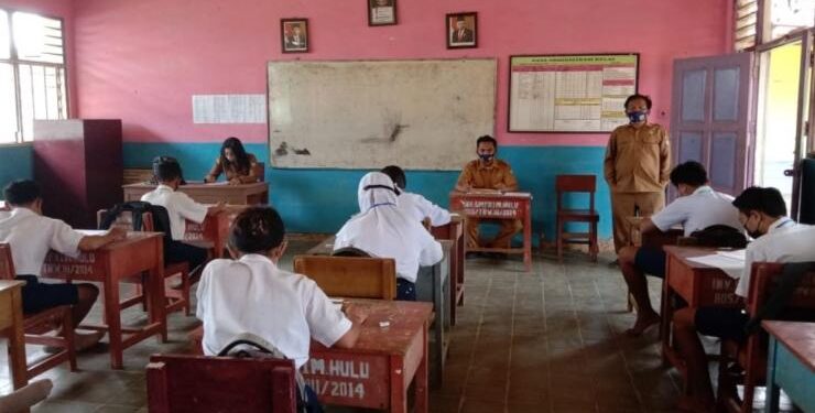 FOTO : DIAN TARESA/MATA KALTENG - Suasana pembelajaran di salah satu sekolah di Kabupaten Kotim.