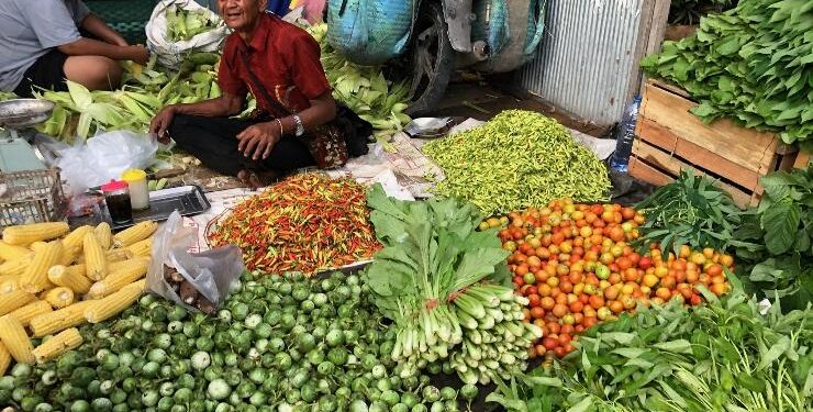 FOTO : DIAN TARESA/MATA KALTENG - Pedagang cabai di Pasar Keramat, Sampit