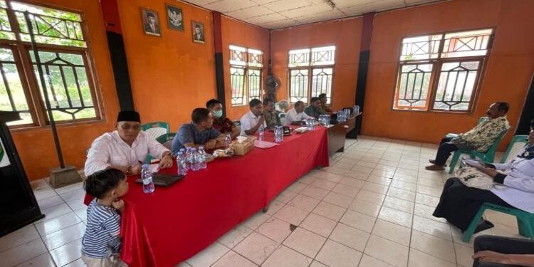 FOTO: IST/MATA KALTENG: Jajaran DPRD Seruyan dapil II saat melaksanakan reses di aula Kantor Kecamatan Seruyan Raya, Rabu 24 Agustus 2022.
