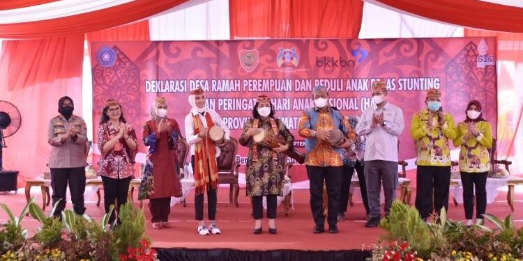 FOTO: OLIVIA/MATAKALTENG - Deklarasi Desa Ramah Perempuan Dan Peduli Anak (DRPPA) Bebas Stunting dan Peringatan Hari Anak Nasional (HAN) Tingkat Provinsi Kalimantan Tengah Tahun 2022.