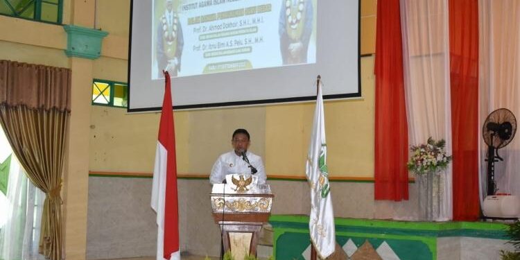 FOTO: IST/MATAKALTENG - Wakil Gubernur (Wagub) Kalimantan Tengah (Kalteng) Edy Pratowo menghadiri Pengukuhan Guru Besar IAIN Palangka Raya.