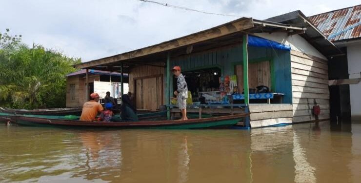FOTO : HUMAS/MATAKALTENG - Kondisi banjir di Desa Hanjalipan Kecamatan Kota Besi, Kamis 8 September 2022