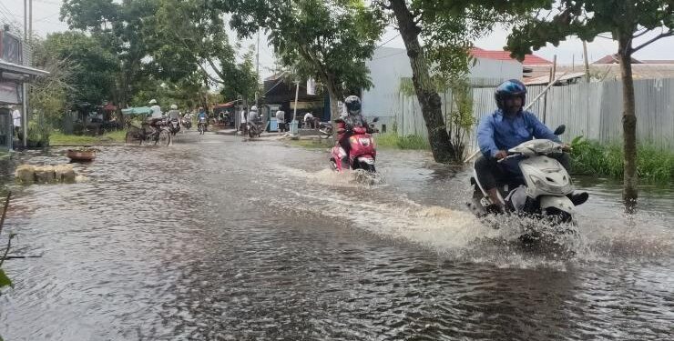FOTO : Dok/DIAN MATA KALTENG - Kondisi banjir di wilayah Kota Sampit belum lama ini.