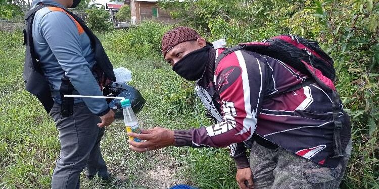 FOTO : MATAKALTENG - Jajaran Ditresnarkoba Polda Kalteng menunjukan bong yang diteemukan di Kampung Puntun.