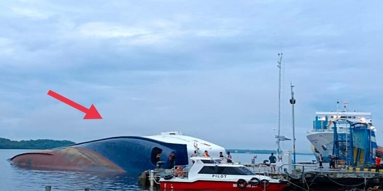 FOTO: GA/MATAIALTENG - Kondisi terkini KM Satya Kencana III milik Dharma Lautan Utama di Pelabuhan Panglima Utar Kumai, Kecamatan Kumai.