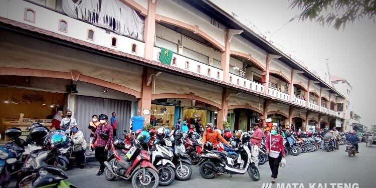 FOTO : DOKUMENTASI MATAKALTENG - Pusat Perbelanjaan Mentaya di Kota Sampit.