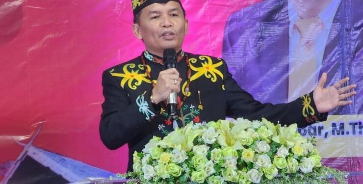 Ketua DAD Kalteng Berbagi Sukacita di Natal Bersama Warga Ot Danum