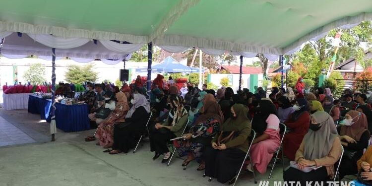 FOTO : DIAN TARESA/MATA KALTENG - Sejumlah ibu hamil di Kota Sampit saat menghadiri kegiatan gerakan Bumil Sehat.