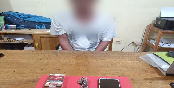 FOTO : IST/MATAKALTENG - Pelaku dan barang bukti pada saat diamankan.