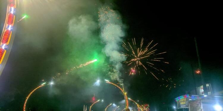 FOTO : MATAKALTENG - Suasana malam menyanbut tahun 2023 di Terowongan Nur Mentaya