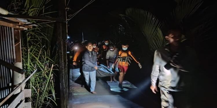 FOTO : IST/MATA KALTENG - Proses evakuasi, Selasa, 17 Januari 2023.