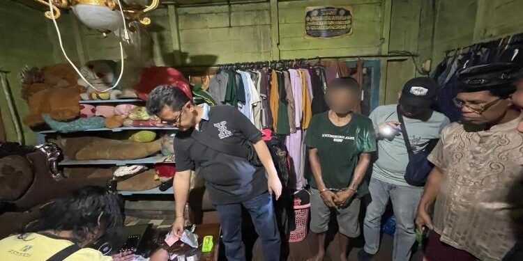 FOTO : POLISI/MATA KALTENG - Proses penangkapan pelaku, Selasa, 3 Januari 2023