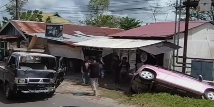 FOTO : IST/MATA KALTENG - Kendaraan yang terlibat kecelakaan, Kamis, 5 Januari 2023.
