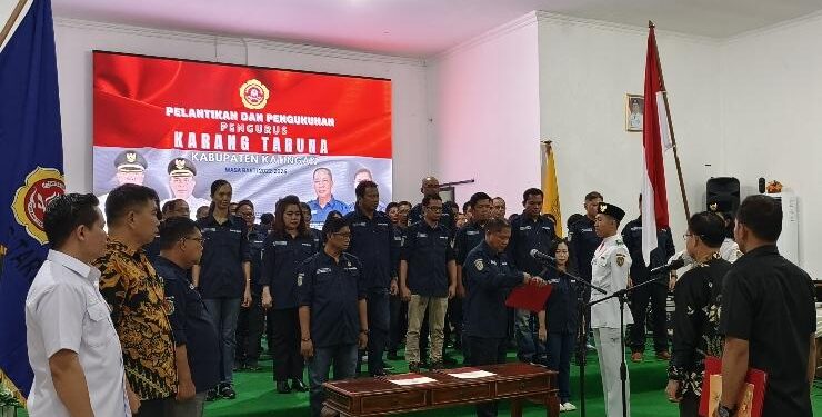 FOTO : ANR/MATAKALTENG - Bupati Katingan Sakariyas melantik pengurus Karang Taruna Kabupaten Katingan masa bakti 2022-2026.