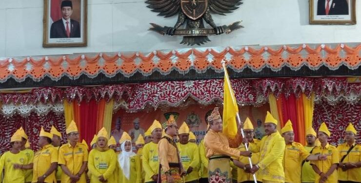 FOTO : DEVIANA/MATAKALTENG - Pengukuhan DPC Laung Kuning Banjar Kotim, Sabtu 14 Januari 2023.