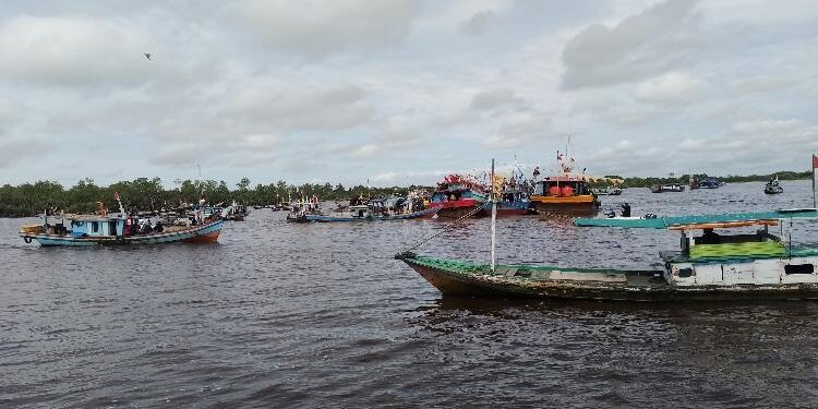 FOTO : AKH/MATAKALTENG - Syukuran Laut ke-17 di Kuala Jelai.