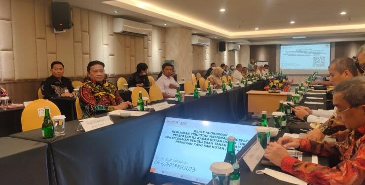 FOTO : IST MMC/MATAKALTENG - Wagub Kalteng Edy Pratowo hadiri Rakor Kebijakan Prioritas Nasional Percepatan Pelepasan Kawasan Hutan TORA/PPTPKH.