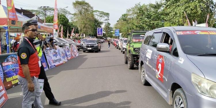 FOTO: AGUS/MATA KALTENG - Para peserta Time Rally Wisata Kota Sampit di Taman Kota, Sabtu 21 Januari 2023.