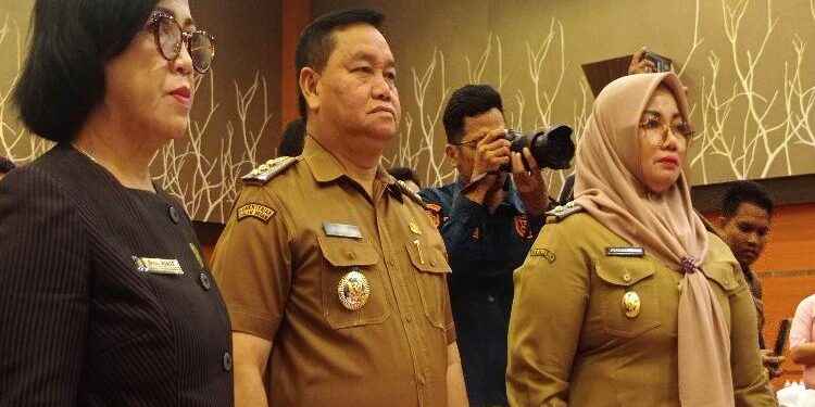 FOTO : DEVIANA/MATAKALTENG - Bupati Kotim Halikinnor bersama wakilnya Irawati dan Ketua DPRD Kotim, Rinie Anderson