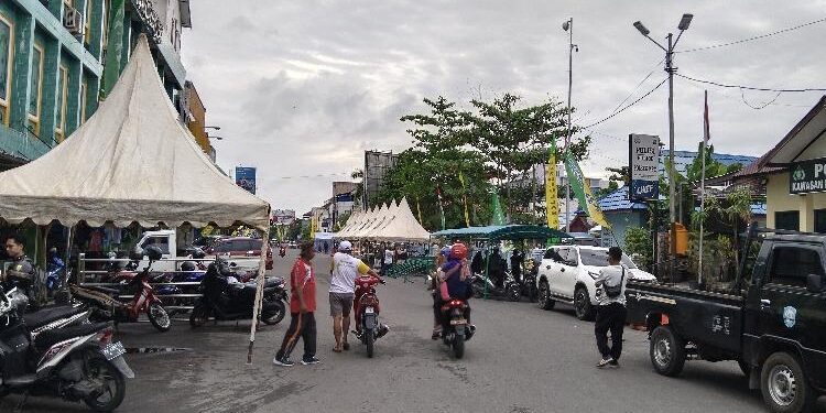 FOTO: AGUS/MATA KALTENG - Stan yang disediakan panitia dalam pelaksanaan haul Abah Guru Sekumpul yang dilaksanakan di Ikon jelawat Kota Sampit, Jumat 27 Januari 2023 sore.