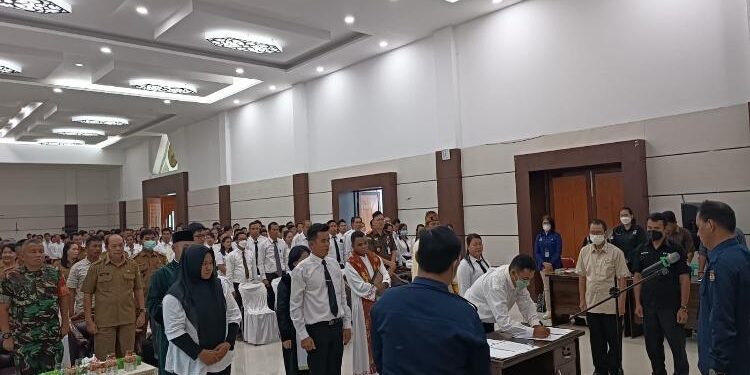 FOTO : SID/MATA KALTENG -Suasana pelantikan anggota PPS di Aula Gedung Christian Center Kuala Kurun, Selasa, 24 Januari 2023.