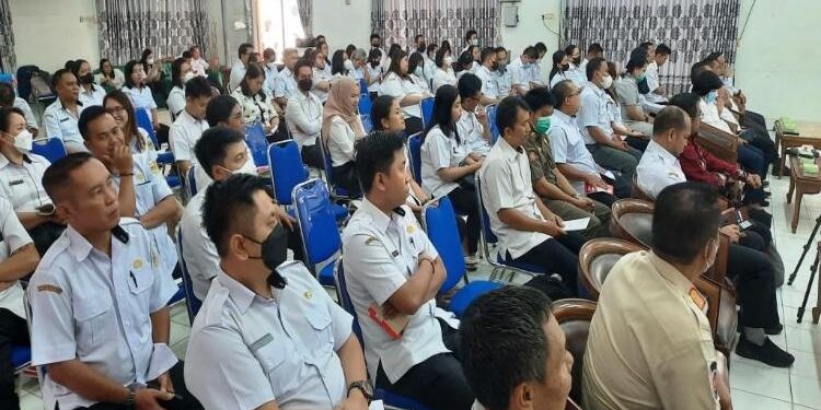 FOTO : SID/MATA KALTENG - Peserta dari perangkat daerah mengikuti bimtek persiapan dan strategi pengadaan barang/jasa pada tahun 2023.