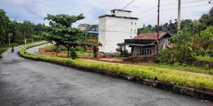 FOTO : SID/MATA KALTENG - Salah satu bangunan sarang walet yang berada di Kota Kuala Kurun, Jumat, 13 Januari 2023.
