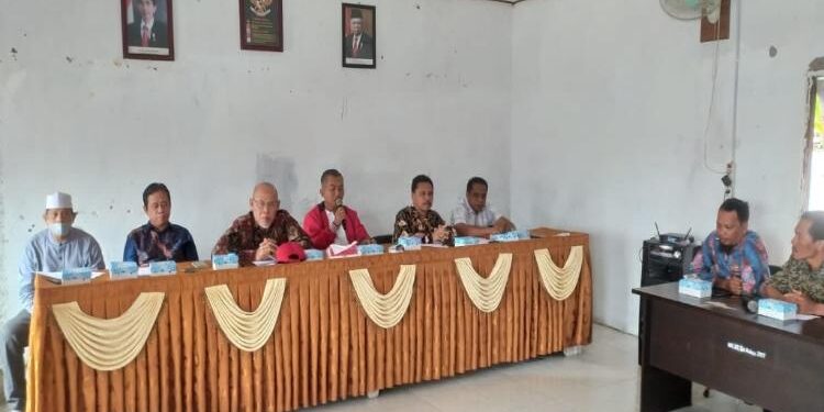 FOTO: IST/MATA KALTENG - Jajaran DPRD Seruyan Dapil I saat melaksanakan reses di Desa Sungai Bakau, Kecamatan Seruyan Hilir Timur, Kamis 26 Januari 2023.