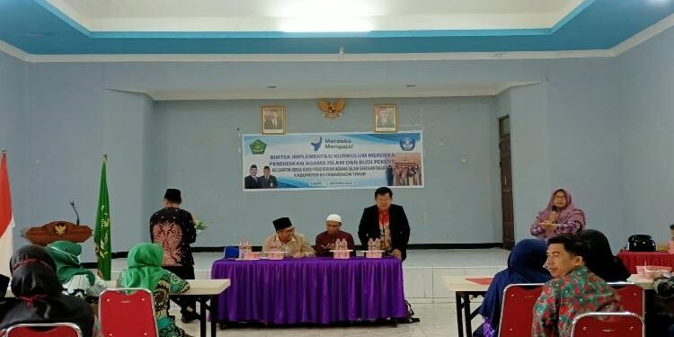FOTO : DOKUMENTASI MATA KALTENG - Bimtek Implementasi Kurikulum Merdeka di Kemenag Kotim.