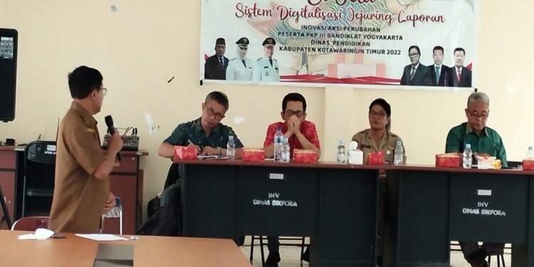 FOTO : Disdik/MATA KALTENG - Sosialisasi program digitalisasi laporan.