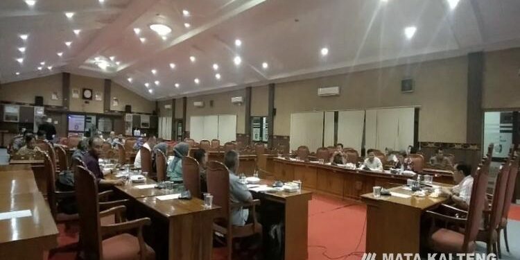 FOTO : Dok/MATA KALTENG - Rapat paripurna terakhir DPRD Kotim di tahun 2022.