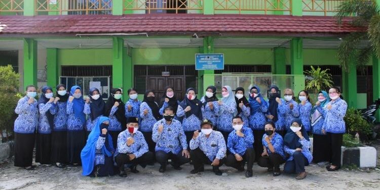FOTO : DOKUMENTASI MATA KALTENG - Sejumlah guru di Kotim.