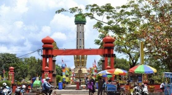 FOTO : Warga/MATA KALTENG - Taman kota Sampit.