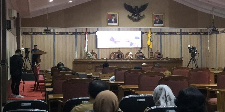 FOTO : DIAN TARESA/MATA KALTENG - Penyampaian hasil reses DPRD Kotim.