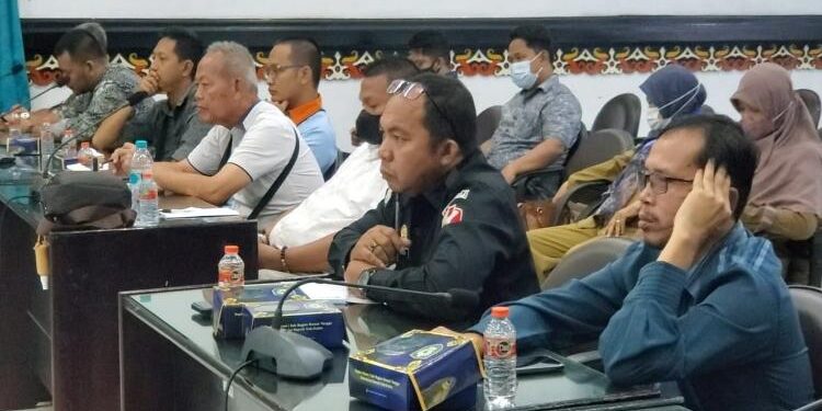 FOTO : DEVIANA/MATAKALTENG - Pihak PBS Kotim saat mengikuti rapat koordinasi bersama KPU Kotim, Selasa 7 Februari 2023
