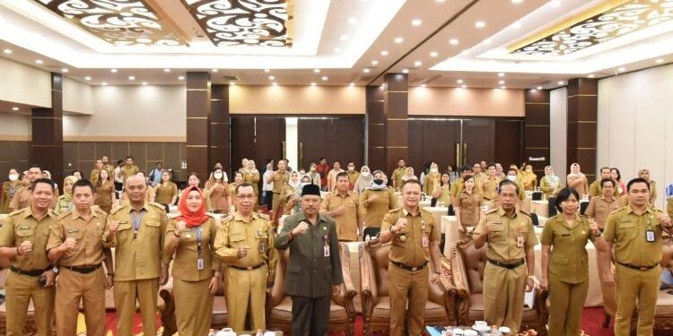 FOTO: ADPIM/MATAKALTENG - Sekda Kalteng Nuryakin menyampaikan sambutannya pada Pembukaan Rakor Pokjanal Posyandu Tingkat Provinsi Kalteng Tahun 2023.