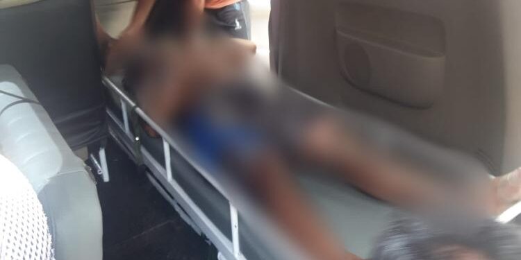 FOTO: RIZAL/MATAKALTENG - Korban pada saat dievakuasi menggunakan ambulans ke RSUD dr. Doris Sylvanus Palangka Raya.