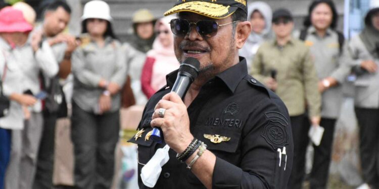 FOTO : IST ADPIM/MATAKALTENG - Wagub Kalteng Edy Pratowo dampingi Mentan RI Syahrul Yasin Limpo melaksanakan kunjungan kerja ke Kawasan Food Estate di Desa Bentuk Jaya A5 Dadahup Kabupaten Kapuas.